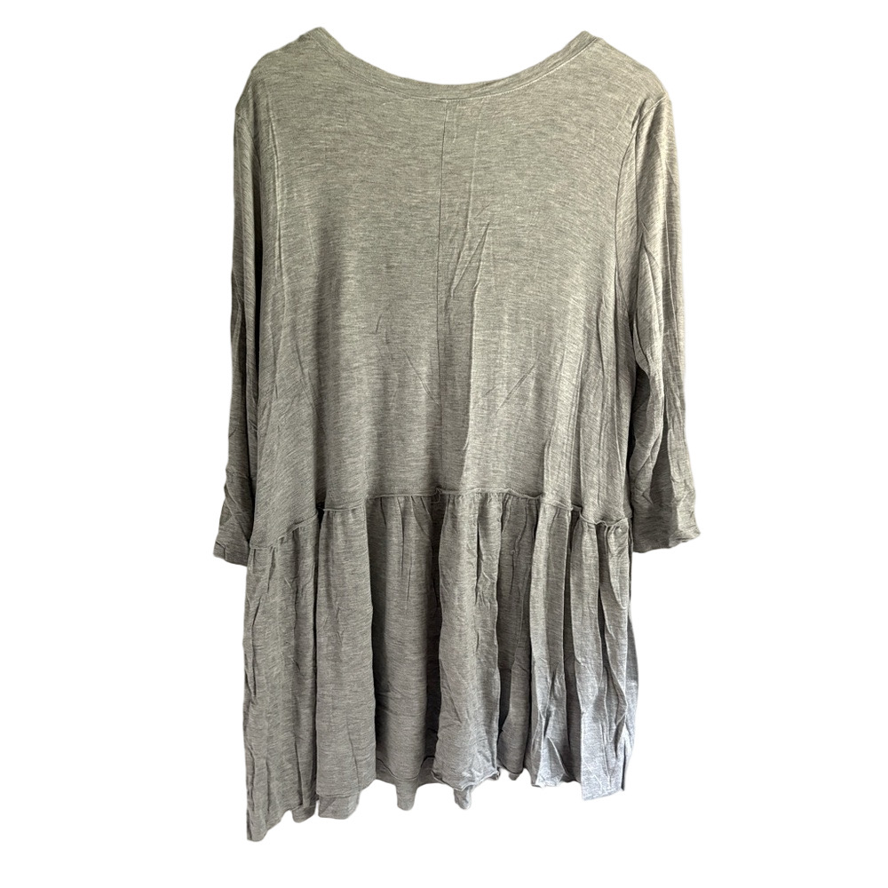 Zenana Light Gray Tiered Babydoll Tunic Top Plus Size 1X - Picture 2 of 3